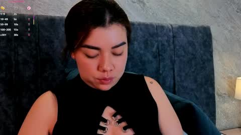 leilapons online show from April 2026 06:49:02 PM