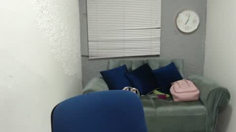leilasosexy online show from June 2026 12:15:01 PM