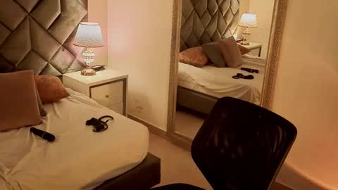 Leizathompson online show from February 2026 10:10:02 PM