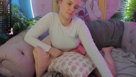 Snapshot of lela_ryan chatting on January 2025 04:09:01 AM Lela online show from January 2025 04:09:01 AM