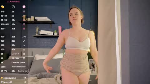 Snapshot of lela_ryan chatting on February 2025 10:04:02 PM Lela online show from February 2025 10:04:02 PM