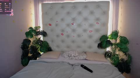 Snapshot of lela_ryan chatting on March 2025 06:43:01 PM Lela online show from March 2025 06:43:01 PM