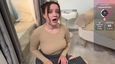 Snapshot of lela_ryan chatting on September 2025 01:36:01 PM Lela online show from September 2025 01:36:01 PM