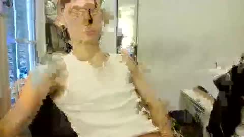 Snapshot of lelele44 chatting on October 2025 02:51:02 PM lelele44 online show from October 2025 02:51:02 PM