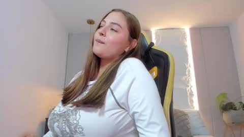 Snapshot of lena_jhons chatting on December 2025 08:13:01 PM lena_jhons online show from December 2025 08:13:01 PM