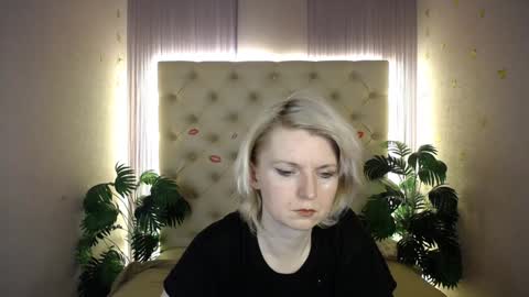 Snapshot of lena_paulles chatting on December 2024 07:11:02 AM Lena online show from December 2024 07:11:02 AM