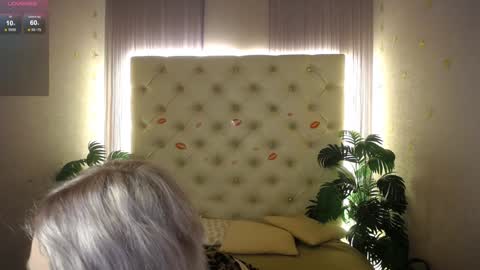 Snapshot of lena_paulles chatting on January 2025 03:53:02 AM Lena online show from January 2025 03:53:02 AM