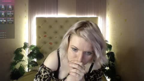 Snapshot of lena_paulles chatting on January 2025 09:59:02 AM Lena online show from January 2025 09:59:02 AM