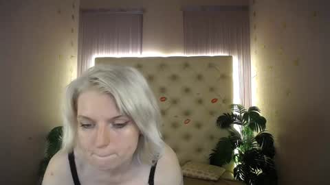 Snapshot of lena_paulles chatting on January 2025 11:51:02 AM Lena online show from January 2025 11:51:02 AM