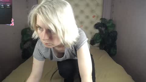 Snapshot of lena_paulles chatting on February 2025 02:04:02 PM Lena online show from February 2025 02:04:02 PM