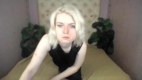 Snapshot of lena_paulles chatting on February 2025 04:06:01 AM Lena online show from February 2025 04:06:01 AM