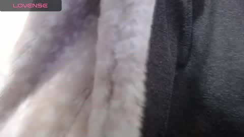 lenagolden online show from December 2025 01:20:01 PM