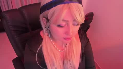 Lenna Kang online show from November 2025 08:40:02 PM