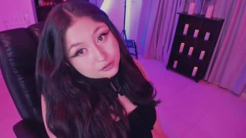 Lenna Kang online show from July 2026 11:58:01 PM