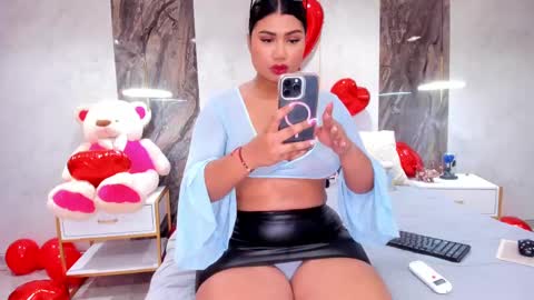 Snapshot of lenathompson chatting on February 2025 04:40:02 AM Lenathompson online show from February 2025 04:40:02 AM