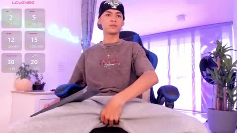 Snapshot of lennercollins_ chatting on April 2026 03:26:02 PM Lenner INDEPENDENT MODEL online show from April 2026 03:26:02 PM