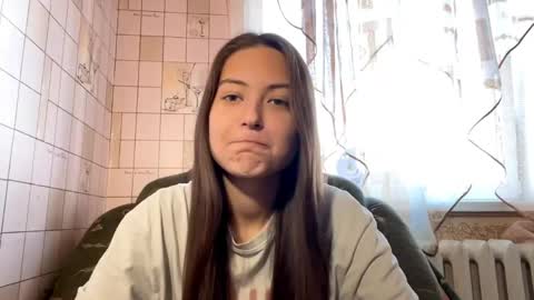 Hellomy name is Natalyits my first day here nice to meet you Give me 50 thumbs ups online show from April 2026 01:45:01 PM
