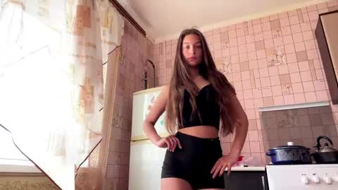 Hellomy name is Natalyits my first day here nice to meet you Give me 50 thumbs ups online show from May 2026 07:48:02 AM