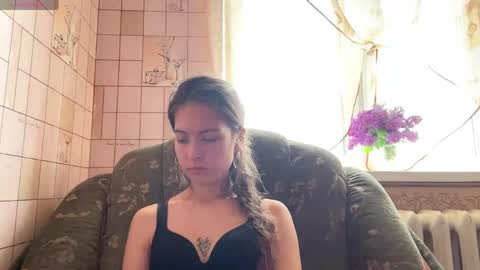 Hellomy name is Natalyits my first day here nice to meet you Give me 50 thumbs ups online show from May 2026 09:38:02 AM