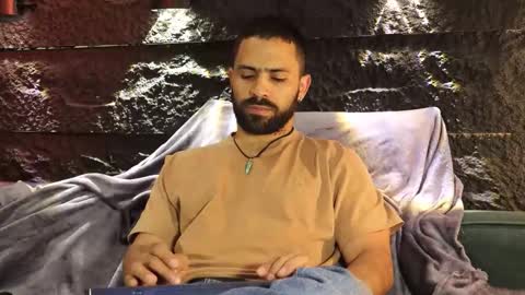 Leo  Diaz online show from November 2025 10:31:02 PM