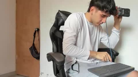 Leo Jones online show from November 2025 04:28:01 PM