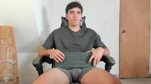 Leo Jones online show from July 2026 09:29:02 PM