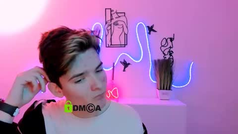 leo_valor online show from December 2025 07:44:01 PM