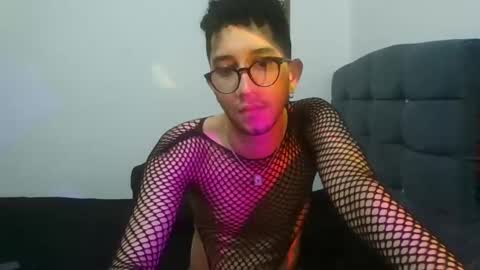 Snapshot of leoh_hades chatting on September 2025 02:38:02 AM Leoh online show from September 2025 02:38:02 AM