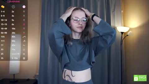 Snapshot of leolakorner chatting on January 2026 07:15:01 PM Hello Im Roxy Im just starting my journey here so lets get acquainted online show from January 2026 07:15:01 PM