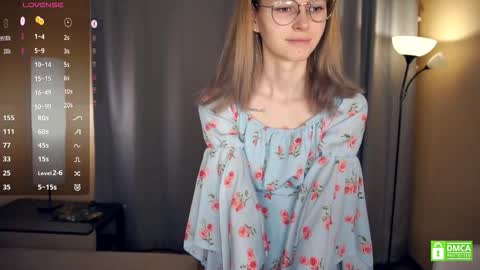 Snapshot of leolakorner chatting on January 2026 07:19:02 PM Hello Im Roxy Im just starting my journey here so lets get acquainted online show from January 2026 07:19:02 PM