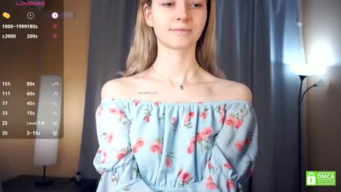 Snapshot of leolakorner chatting on February 2026 07:28:01 PM Hello Im Roxy Im just starting my journey here so lets get acquainted online show from February 2026 07:28:01 PM