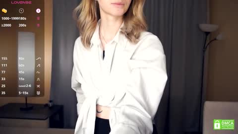 Snapshot of leolakorner chatting on February 2026 07:06:02 PM Hello Im Roxy Im just starting my journey here so lets get acquainted online show from February 2026 07:06:02 PM