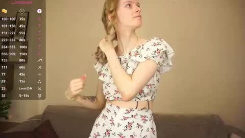 Snapshot of leolakorner chatting on February 2026 06:14:01 PM Hello Im Roxy Im just starting my journey here so lets get acquainted online show from February 2026 06:14:01 PM