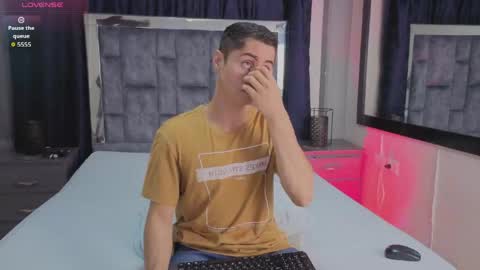 leomonnroe online show from April 2026 07:03:01 PM