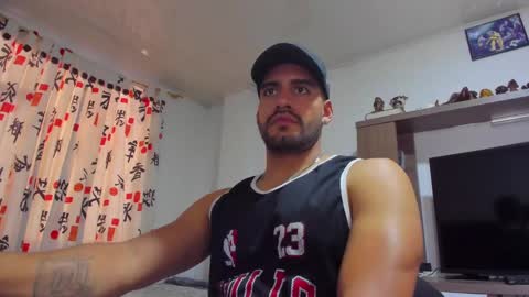 Snapshot of leon__hart chatting on December 2024 08:54:02 PM Leon Hart online show from December 2024 08:54:02 PM