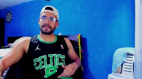 Snapshot of leon__hart chatting on December 2024 06:40:01 PM Leon Hart online show from December 2024 06:40:01 PM