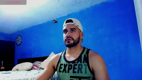 Snapshot of leon__hart chatting on January 2025 10:01:01 PM Leon Hart online show from January 2025 10:01:01 PM