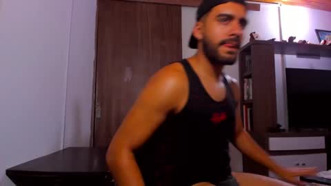 Snapshot of leon__hart chatting on January 2025 11:02:01 PM Leon Hart online show from January 2025 11:02:01 PM