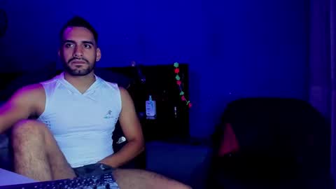 Snapshot of leon__hart chatting on February 2025 11:14:02 PM Leon Hart online show from February 2025 11:14:02 PM