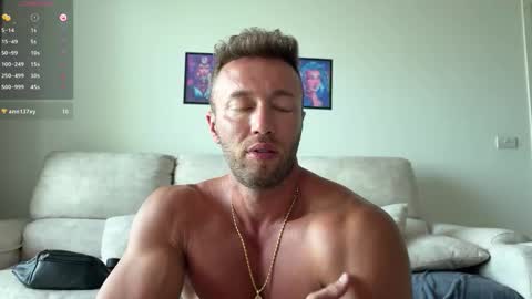 Snapshot of leon_lovefitness chatting on March 2026 02:04:01 AM Leon online show from March 2026 02:04:01 AM