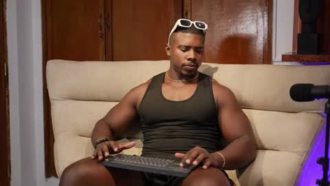 Snapshot of leonardo_jones1 chatting on September 2025 08:54:02 PM Leandro jones online show from September 2025 08:54:02 PM