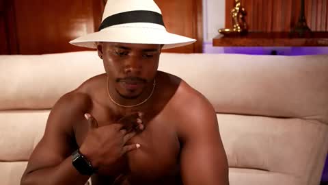 Snapshot of leonardo_jones1 chatting on September 2025 06:51:01 AM Leandro jones online show from September 2025 06:51:01 AM