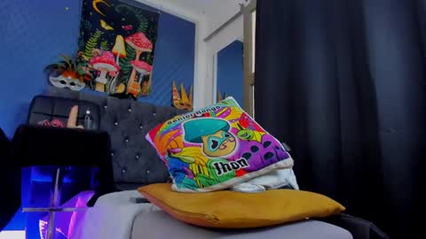 Snapshot of leondevereda_ chatting on February 2025 09:09:01 PM Len online show from February 2025 09:09:01 PM