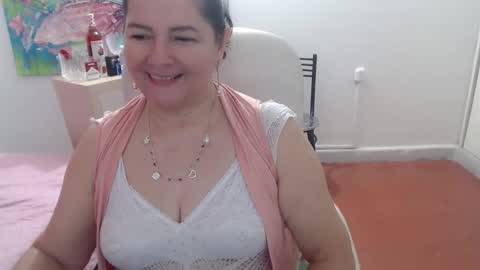 leonela   online show from October 2025 02:45:02 AM