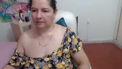 leonela   online show from October 2025 04:45:02 AM