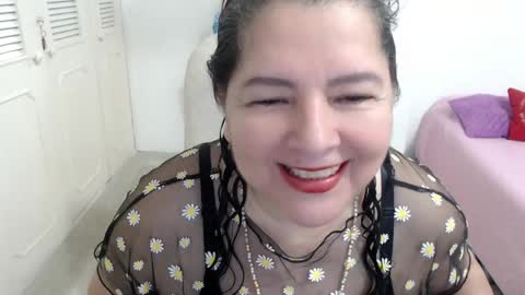leonela   online show from April 2026 01:08:01 AM
