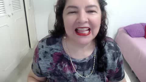 leonela   online show from April 2026 11:47:02 PM
