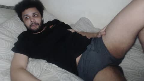 Snapshot of leonevans33 chatting on February 2026 09:57:02 PM LSE online show from February 2026 09:57:02 PM