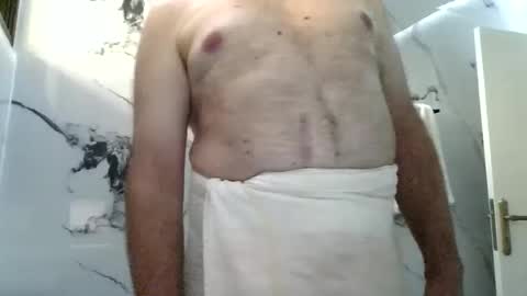 Snapshot of leonew71 chatting on December 2025 05:35:02 AM leonew71 online show from December 2025 05:35:02 AM