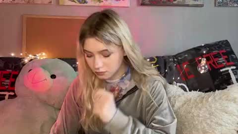 Mia online show from July 2026 10:39:01 AM